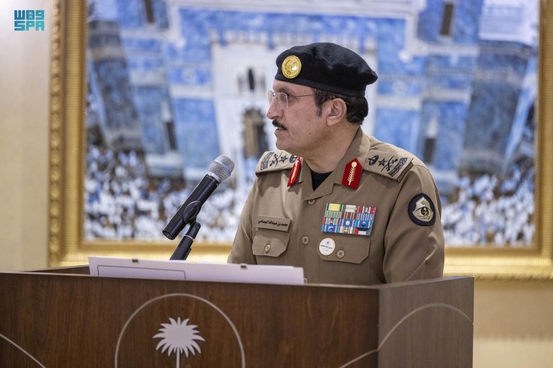 وزير الداخلية يلتقي بمديري القطاعات الأمنية وقادة قوات أمن الحج