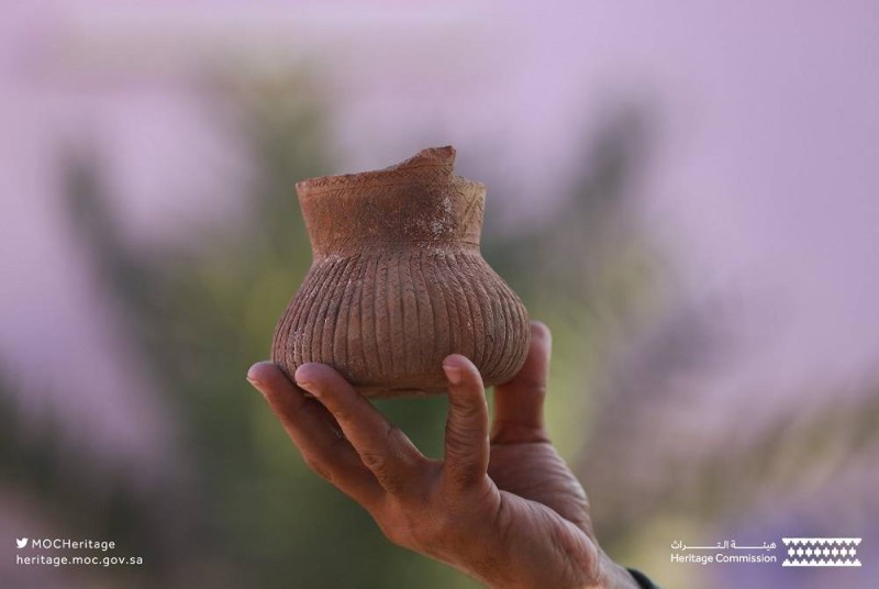 قطع أثرية مكتشفة في جزر فرسان