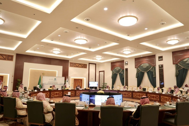 النائب العام الشيخ سعود بن عبدالله المعجب خلال الاجتماع