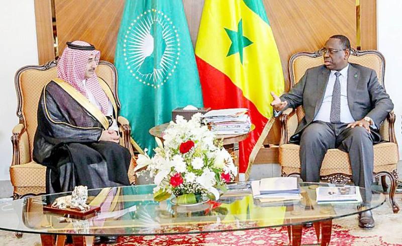 



رئيس السنغال خلال استقباله الرئيس التنفيذي للصندوق السعودي للتنمية. (واس)