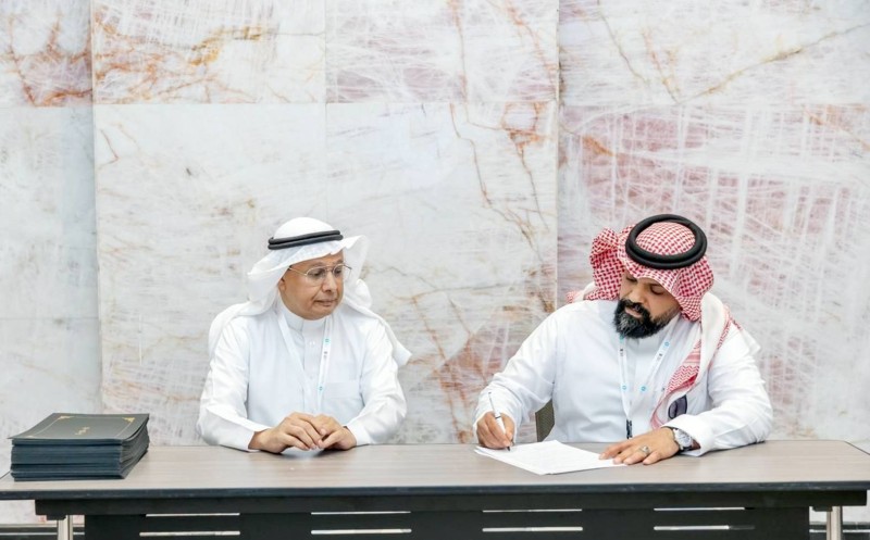 



توقيع مجموعة من الاتفاقيات بين المؤلفين وعدد من الدور السعودية.