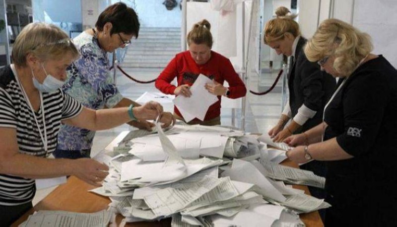 فرز أصوات الاستفتاء في مناطق ضمتها موسكو.