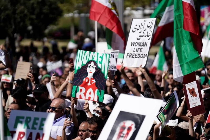 احتجاجات إيرانيين في الخارج.