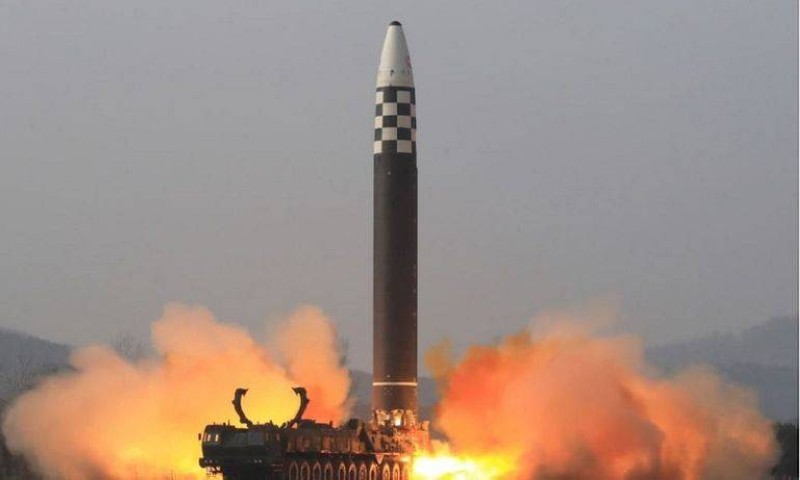 تجربة إطلاق صاروخ في كوريا الشمالية .