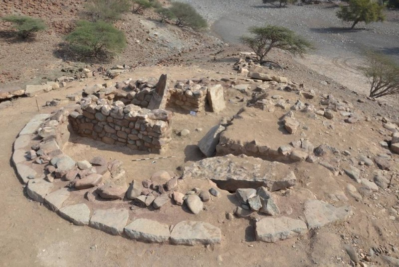 موقع الاكتشاف الأثري بمنطقة دهوى في ولاية صحم بمحافظة شمال الباطنة في سلطنة عمان