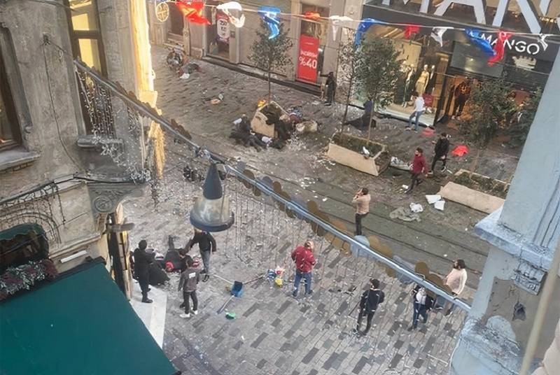 موقع التفجير في منطقة تقسيم وسط إسطنبول