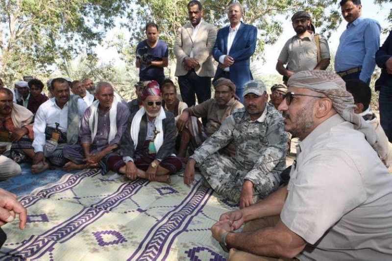 طارق صالح مع قبائل الوازعية.