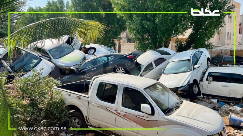 مركبات متضررة في عدد من أحياء جدة، جراء الأمطار الغزيرة التي هطلت يوم الخميس (تصوير: عبدالسلام السلمي slomalsulami@)