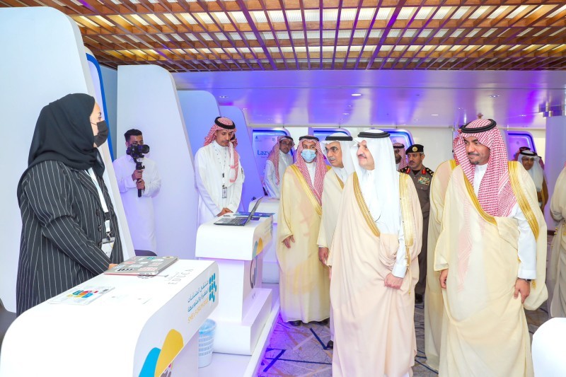 



الأمير سعود بن نايف يفتتح ملتقى المنشآت الصغيرة والمتوسطة بغرفة الشرقية. (موقع الإمارة)