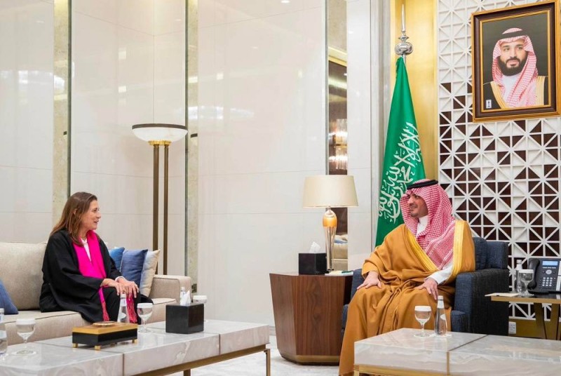 وزير الداخلية مستقبلا المنسقة المقيمة للأمم المتحدة في السعودية السفيرة ناتالي فوستيه