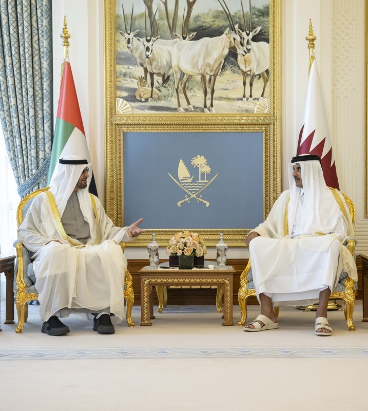 DOHA, QATAR - December 05, 2022: HH Sheikh Mohamed bin Zayed Al Nahyan, President of the United Arab Emirates (L) meets with HH Sheikh Tamim bin Hamad Al Thani, Emir of Qatar (R), during a reception, at the Amiri Diwan.
( Hamad Al Kaabi / UAE Presidential Court ) ---