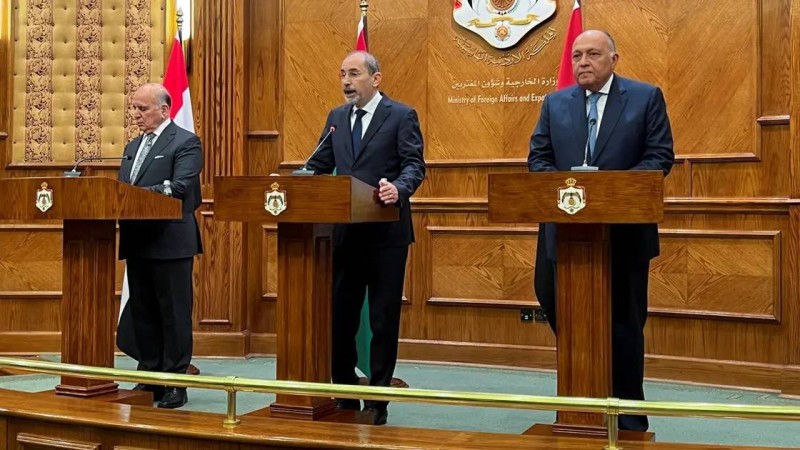 وزراء خارجية مصر والعراق والأردن.