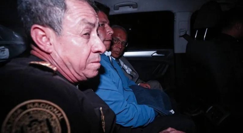لحظة اعتقال رئيس البيرو