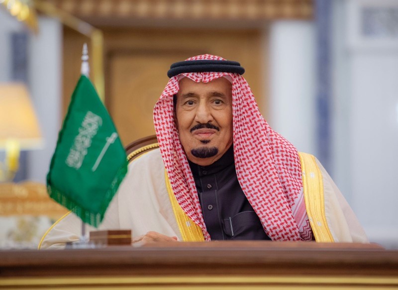 الملك سلمان أثناء توقيع اتفاقية الشراكة الإستراتيجية الشاملة بين السعودية والصين
