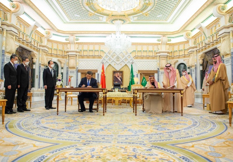 الملك سلمان والرئيس الصيني يوقعان اتفاقية الشراكة الإستراتيجية الشاملة بين السعودية والصين