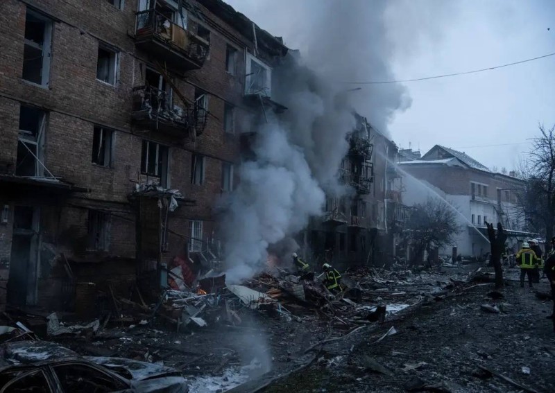 من القصف الروسي على كييف.

