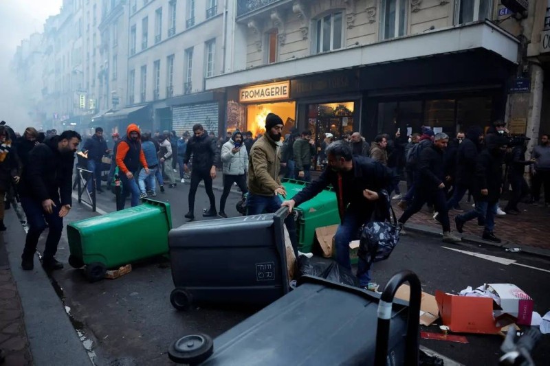 من مظاهرات الأكراد في باريس.