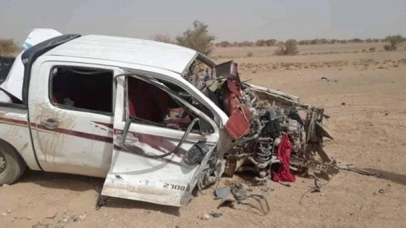 سيارة انفجرت بها ألغام الحوثي