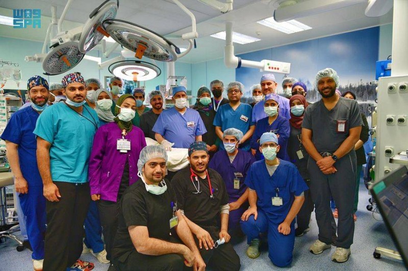 الفريق الطبي المشارك في عملية فصل التوأم السيامي السعودي