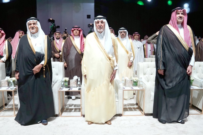 



أمير مكة بحضور أمير المدينة وعدد من المسؤولين يدشن معرض الحج.