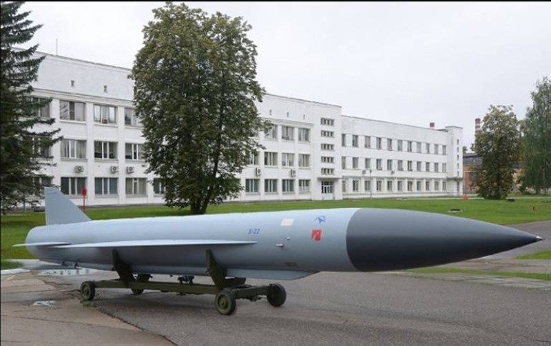 صاروخ روسي من طراز «كروز كي اتش 22».