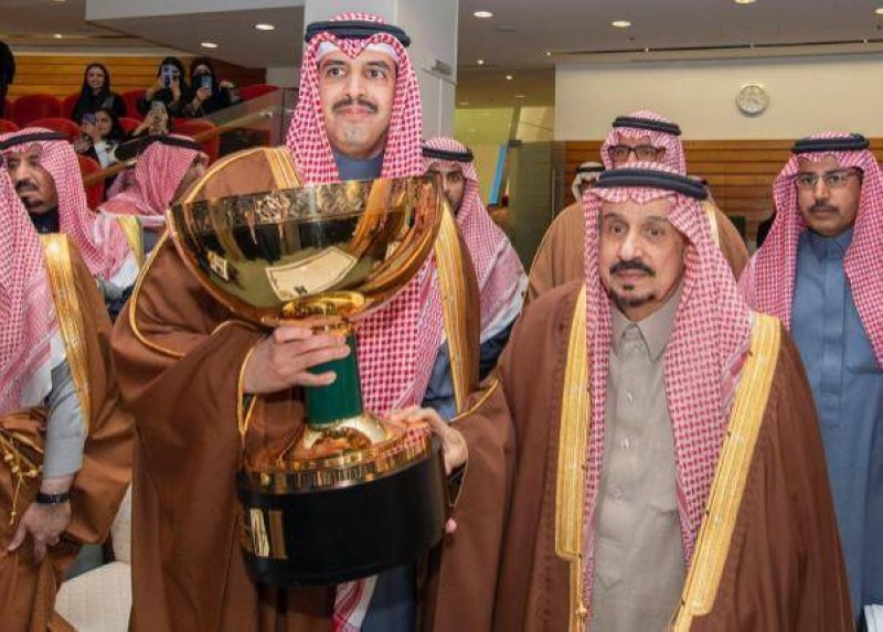 أمير الرياض يتوج الفائزين بكأسَي خادم الحرمين الشريفين