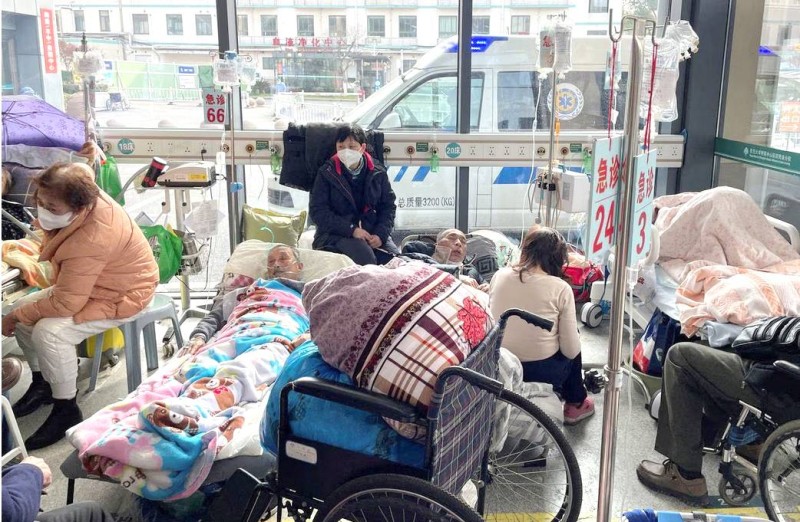 



مرضى في قسم الطوارئ بأحد مستشفيات شنغهاي مطلع يناير الجاري. (وكالات)