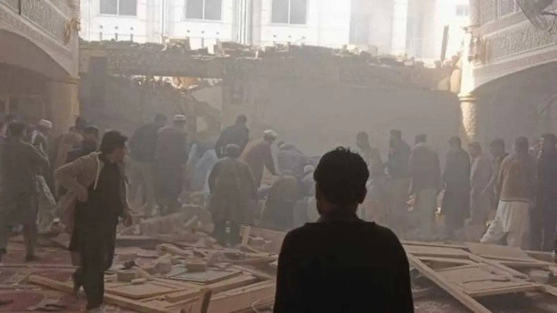  المسجد الذي استهدفه التفجير الانتحاري في بيشاور.