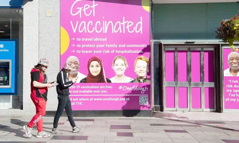 



مركز للتطعيم في أحد أحياء لندن. (وكالات)