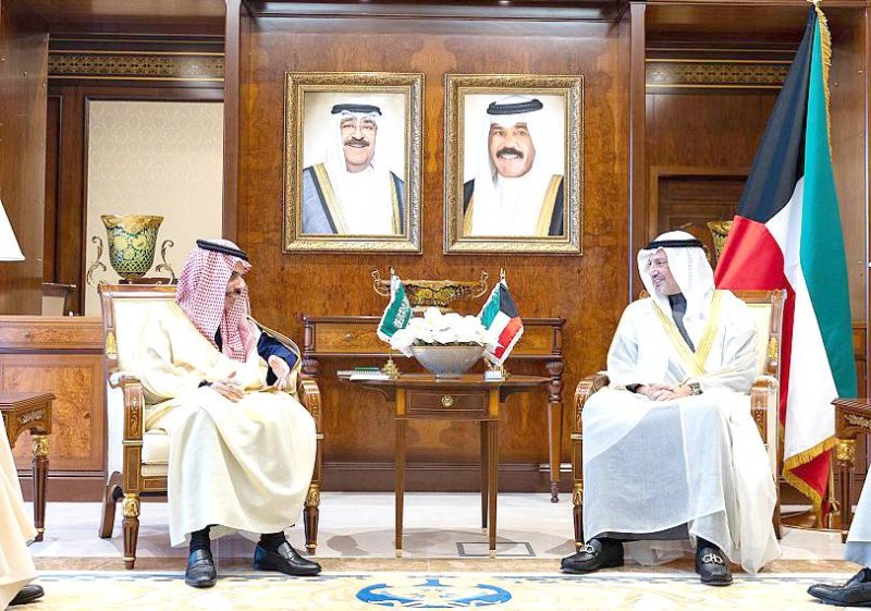



ولي عهد الكويت يستقبل وزير الخارجية السعودي.(وأس)