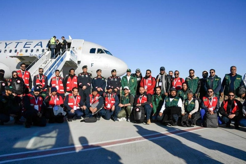وصول فرق الإنقاذ والإغاثة السعودية إلى مطار أضنة التركي