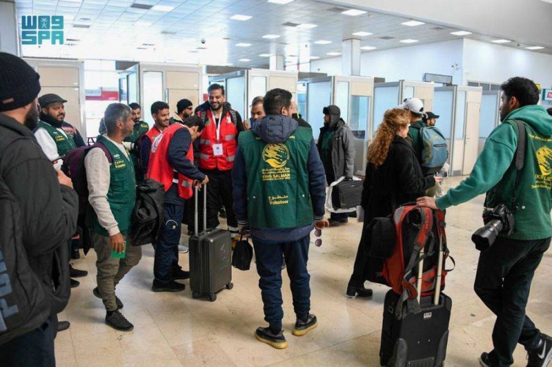 فرق الإنقاذ والإغاثة السعودية في مطار أضنة