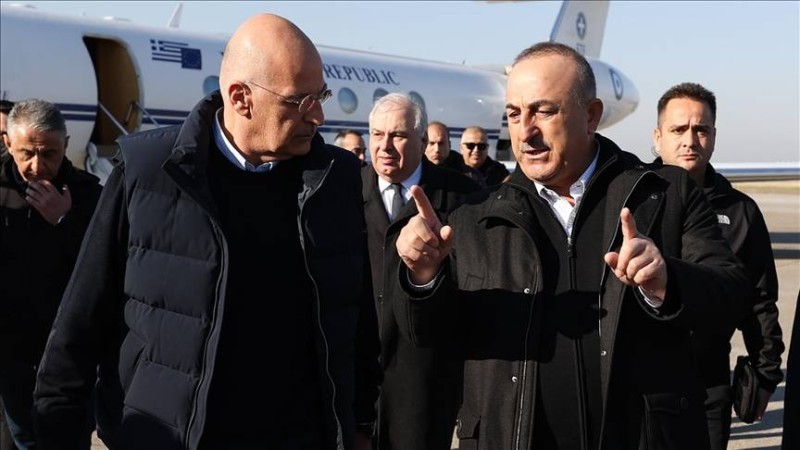 وزيرا خارجية تركيا واليونان في مطار أضنة التركية