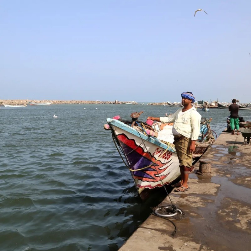 مرافئ يمنية تحولها المليشيا إلى مراكز عسكرية.