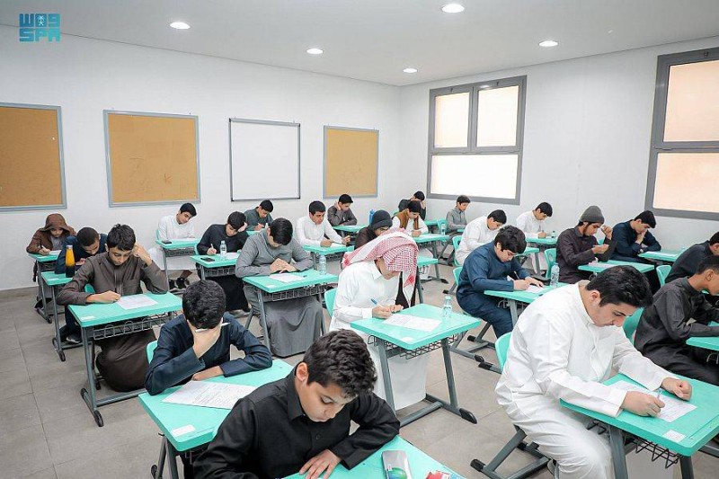 6 ملايين طالب وطالبة يؤدون الاختبارات النهائية للفصل الثاني وسط (1)