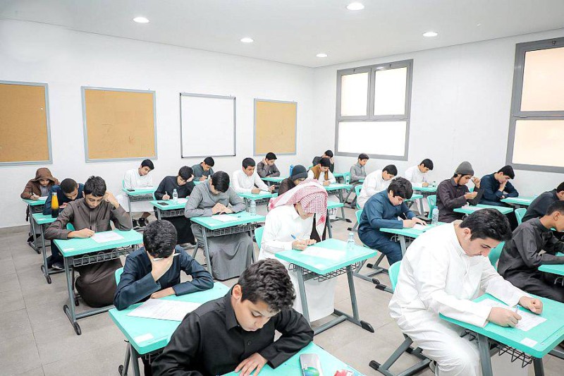 6 ملايين طالب وطالبة يؤدون الاختبارات النهائية للفصل الثاني وسط (1)