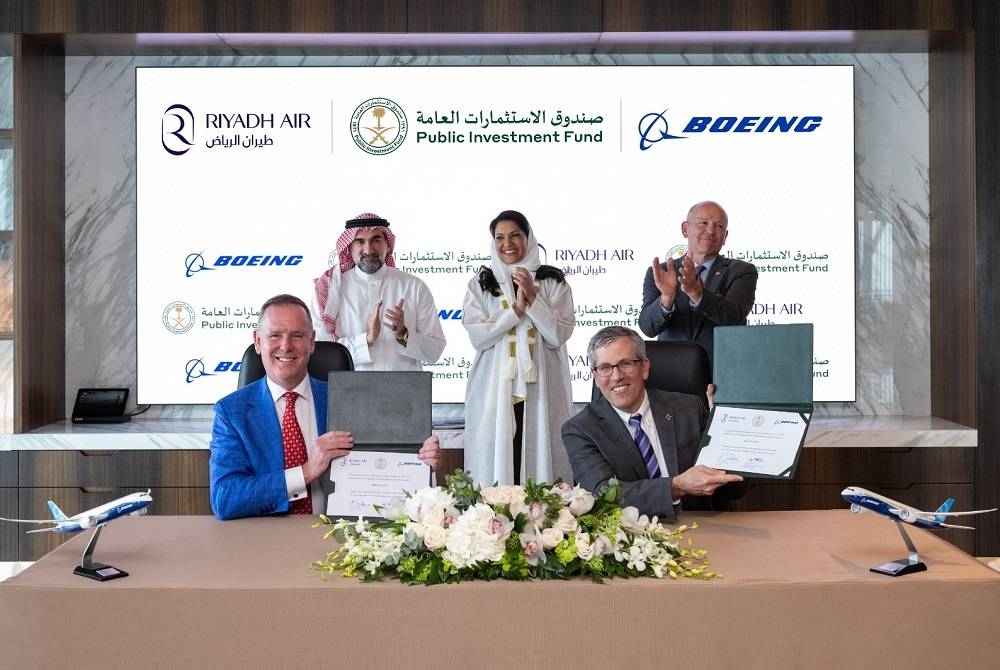 توقيع الاتفاقية بين طيران الرياض وبوينج