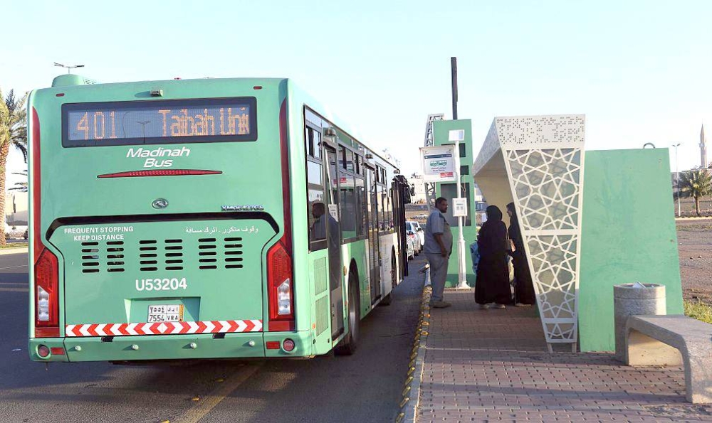 



أسطول حافلات لخدمة النقل إلى المسجد النبوي، وقباء، ومحطات متعددة في المدينة.