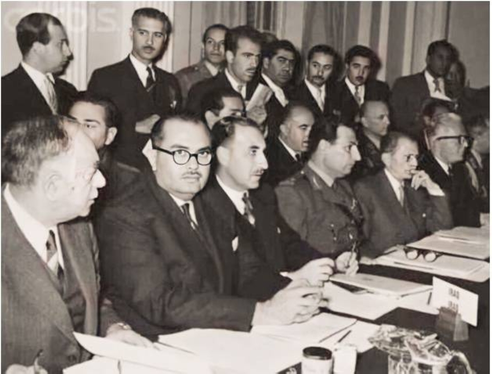 



برهان مع رئيس حكومته نوري السعيد في اجتماع المجلس الوزاري لحلف بغداد عام 1956م.