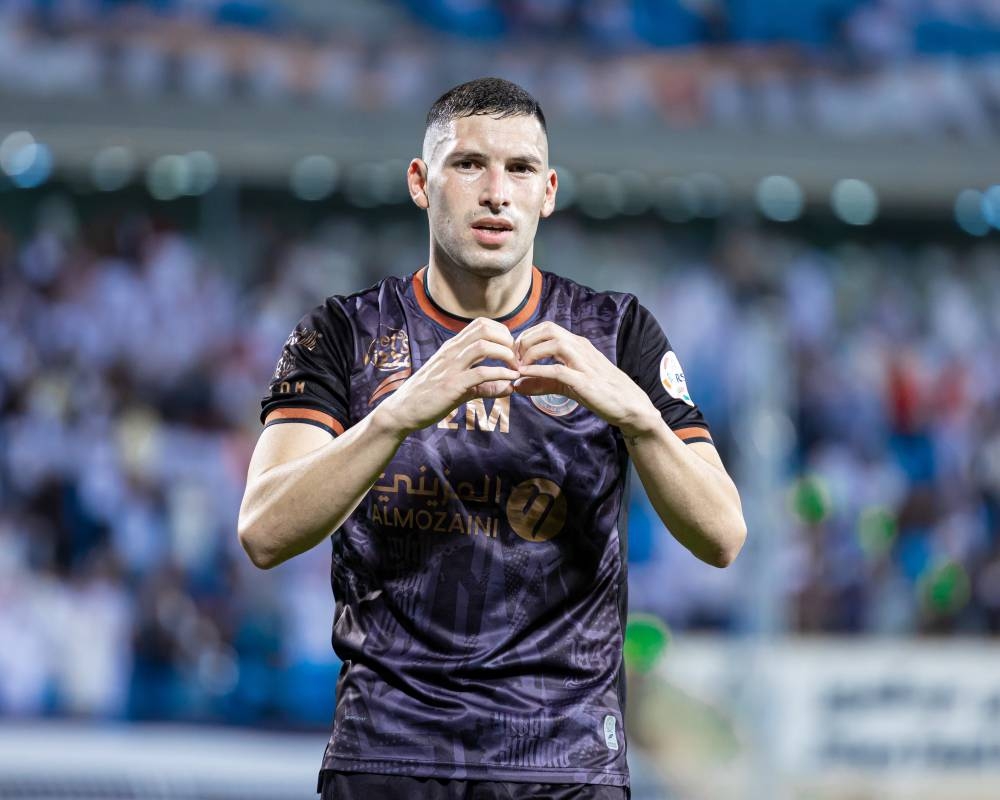 Image:الشباب يخشى أمواج الخليج