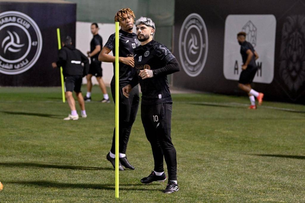 Image:الإيقاف يهدد بانيغا.. والصقور يغيب أمام العميد