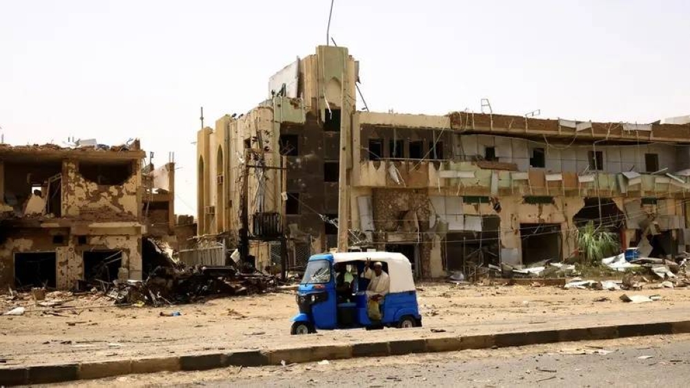 الدمار في شوارع الخرطوم