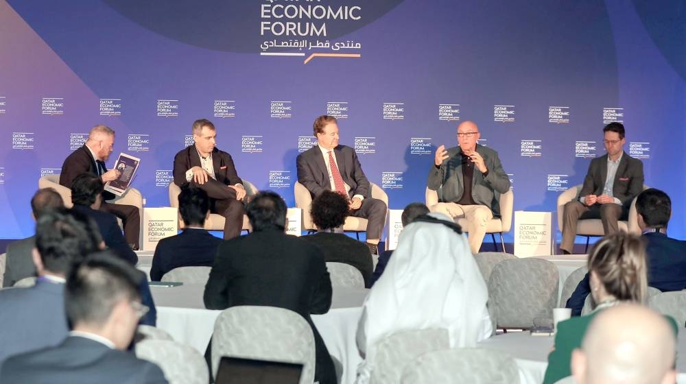 



العديد من السياسيين ورجال الأعمال تواجدوا بمنتدى قطر الاقتصادي. (QNA)