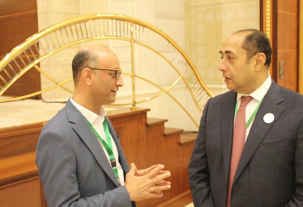 



الأمين العام المساعد للجامعة العربية حسام زكي متحدثاً للزميل الغضوي.
