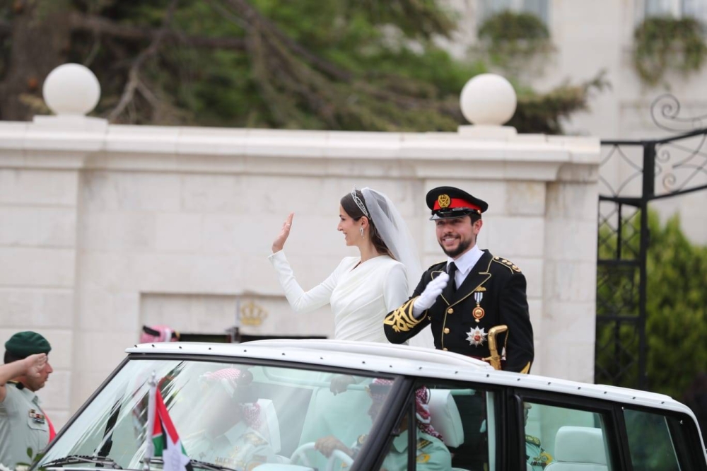 مسيرة موكب زفاف ولي العهد الأردني والأميرة رجوة الحسين من قصر زهران باتجاه قصر الحسينية