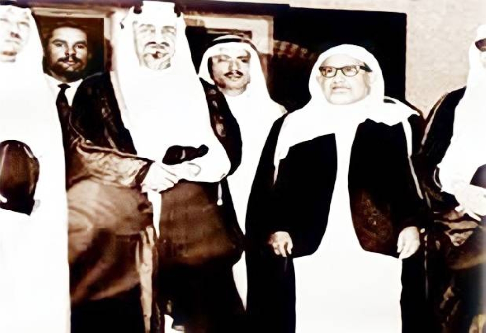 



الجاسر مع الملك فيصل في السبعينات.