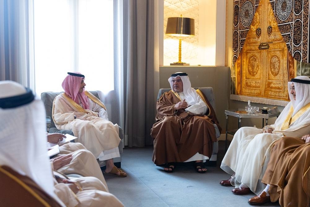 ولي عهد البحرين مستقبلا وزير الخارجية السعودي الأمير فيصل بن فرحان