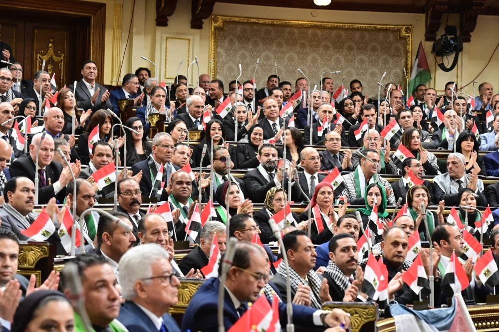 احتجاجات داخل البرلمان المصري على جرائم إسرائيل في غزة.