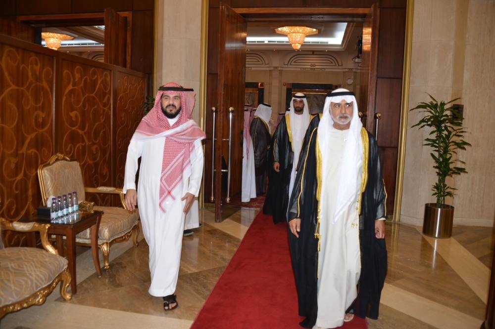 الأمير مقرن بن ممدوح مستقبلاً وزير التسامح والتعايش في دولة الإمارات.