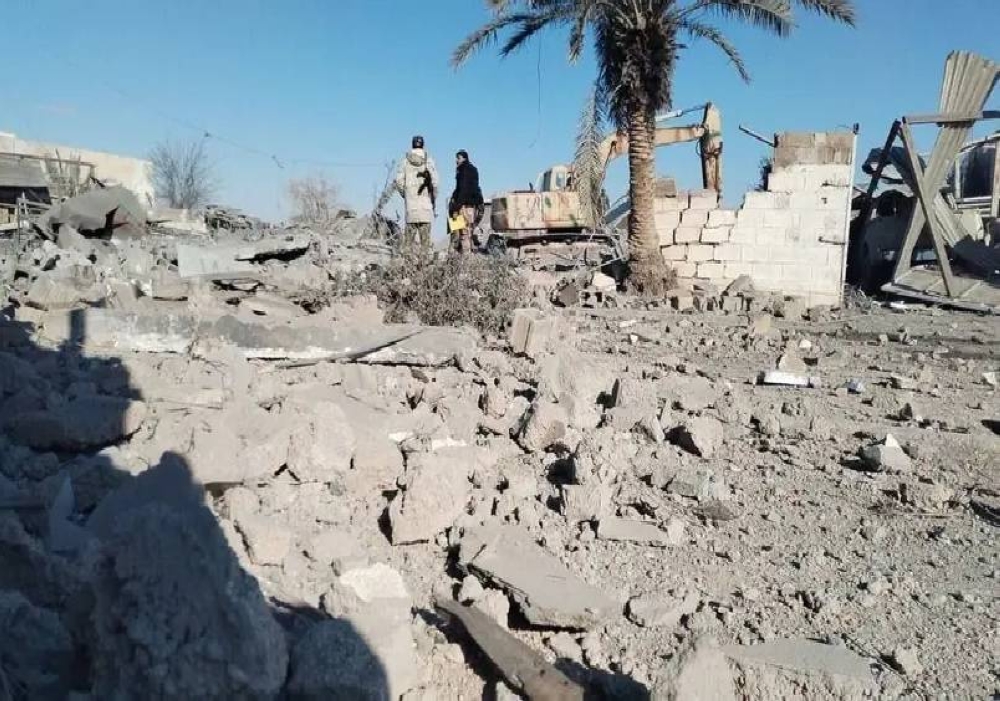 آثار الاستهداف الأمريكي في مدينة البوكمال السورية.